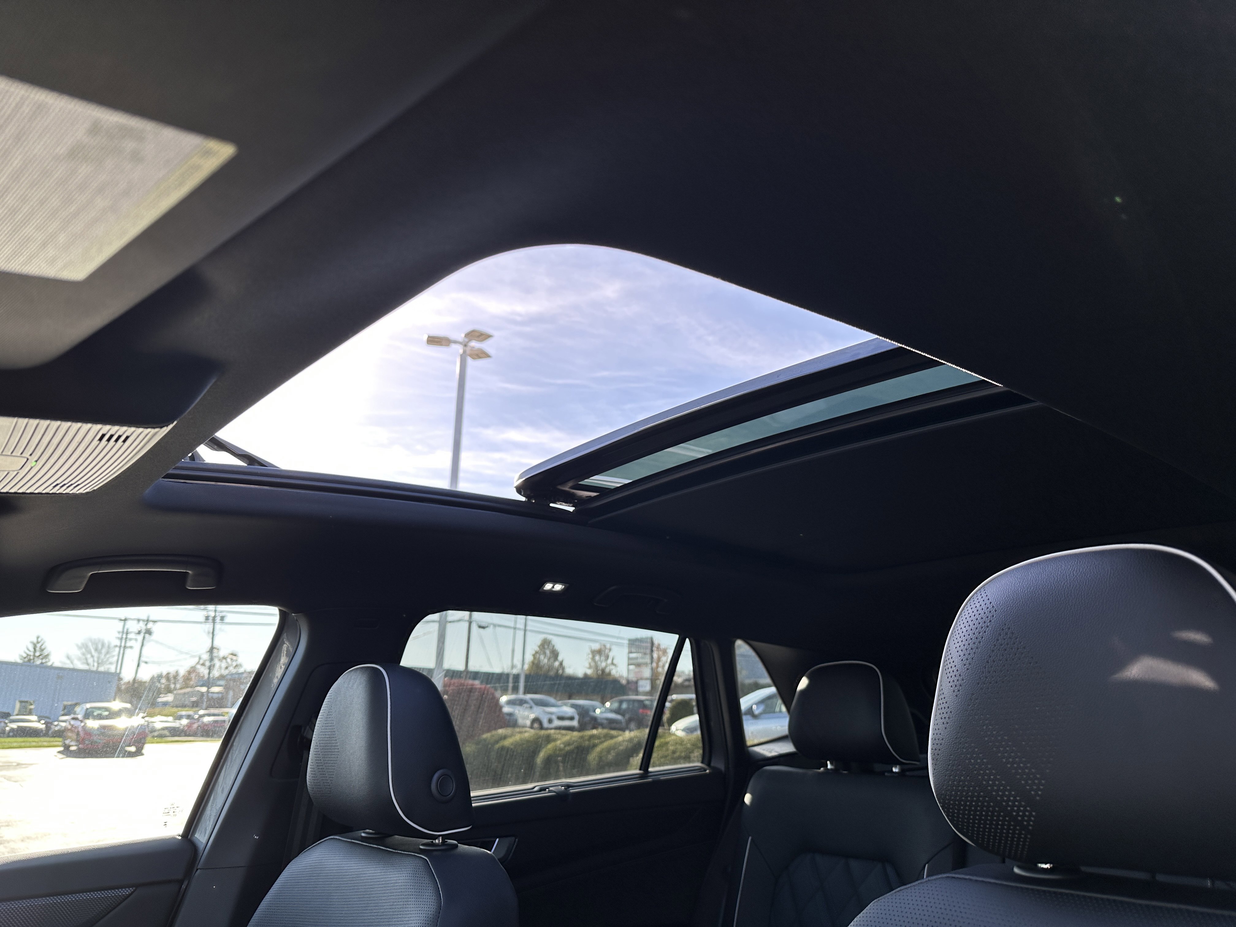 New 2026 Volkswagen Atlas Cross Sport SEL Premium R-Line image 24