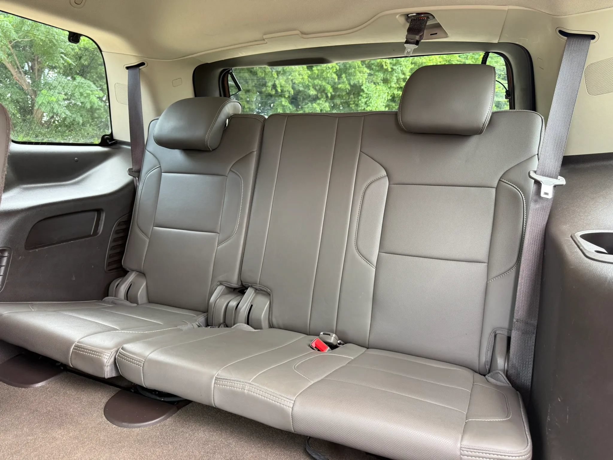 Used 2018 GMC Yukon Denali w/ Enhanced Security Package RWD image 12