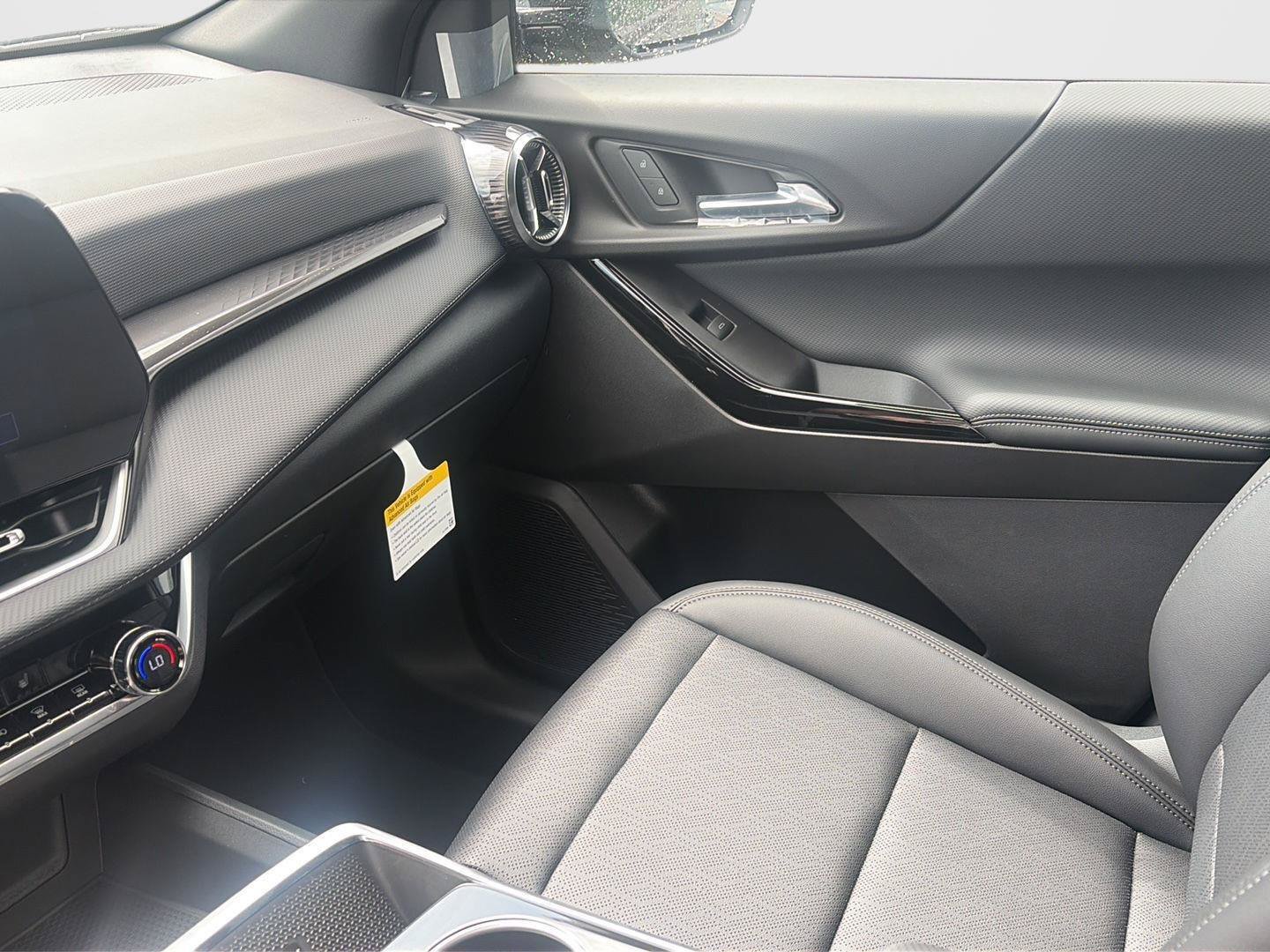 New 2027 Chevrolet Equinox LT w/ Convenience Package II AWD/4WD image 21