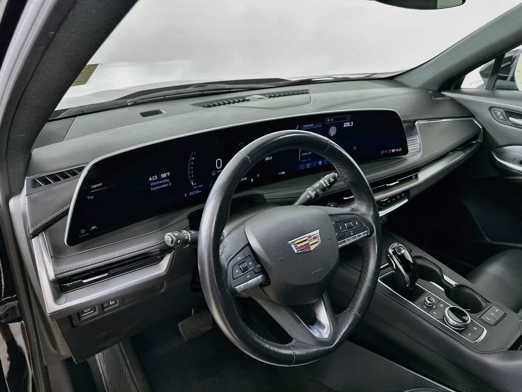 Used 2024 Cadillac XT4 Premium Luxury FWD image 9