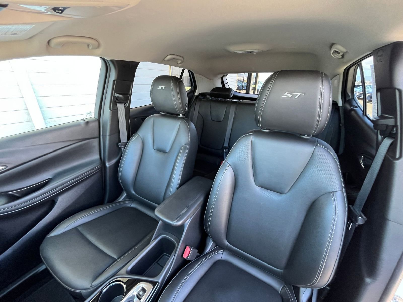 Used 2024 Buick Encore GX Sport Touring image 35