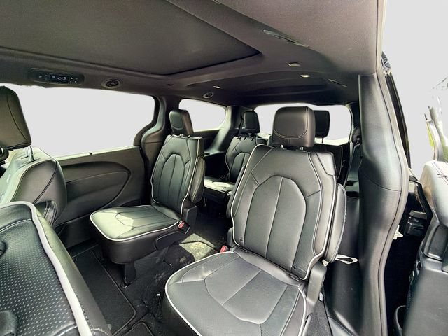 New 2026 Chrysler Pacifica Limited w/ S Appearance Package AWD/4WD image 19