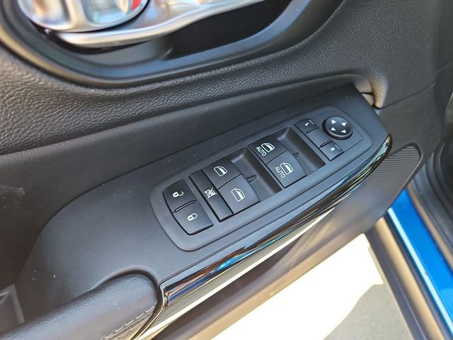 Used 2023 Jeep Cherokee Altitude Lux image 22