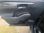 Used 2023 Toyota Highlander Limited FWD image 14