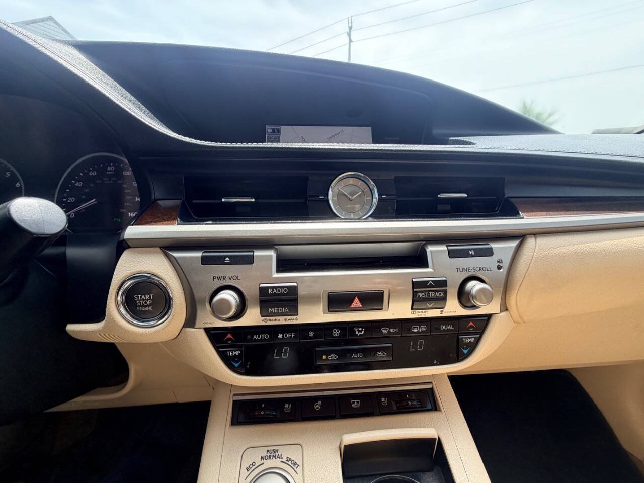 Used 2014 Lexus ES 350 w/ Luxury Package FWD image 6