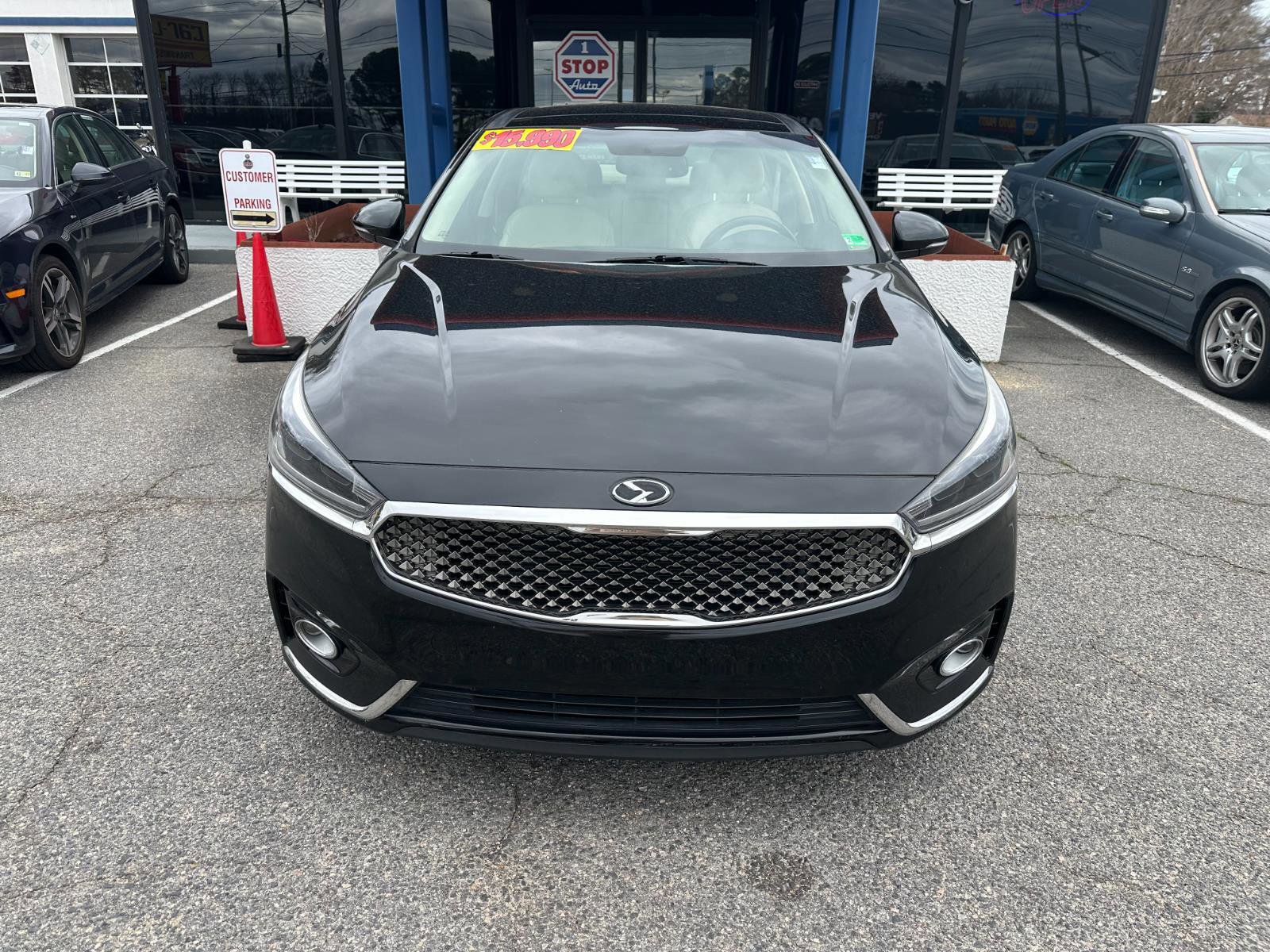 Used 2017 Kia Cadenza Premium w/ Luxury Package image 3