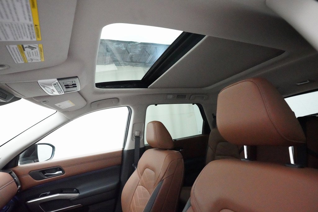 Certified 2024 Nissan Pathfinder Platinum w/ Cargo Package image 32