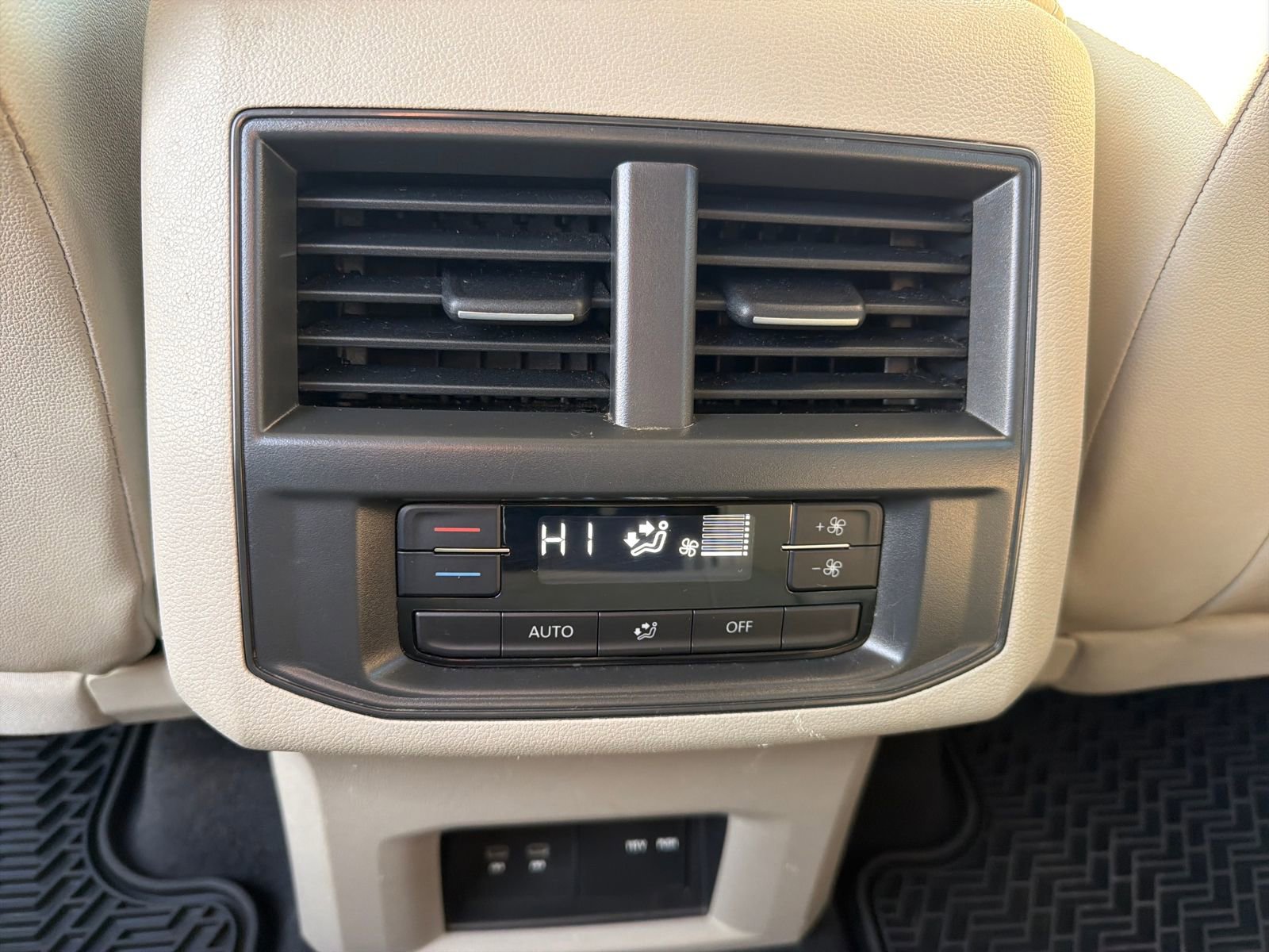 Certified 2022 Volkswagen Atlas SE w/ Black Wheel Package image 20