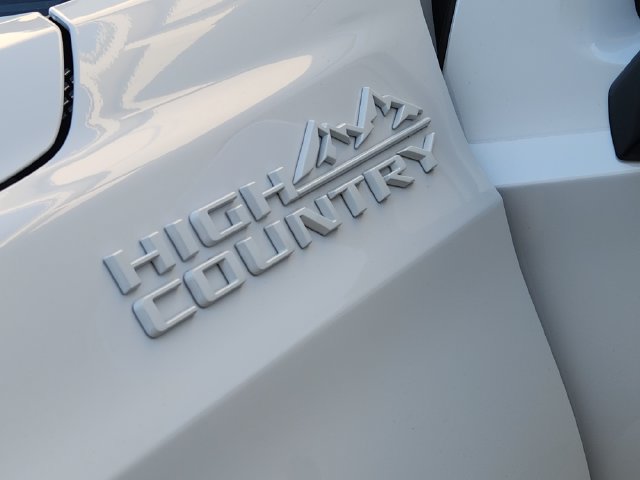 Used 2026 Chevrolet Tahoe High Country AWD/4WD image 10