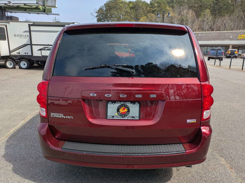 Used 2018 Dodge Grand Caravan SE image 5