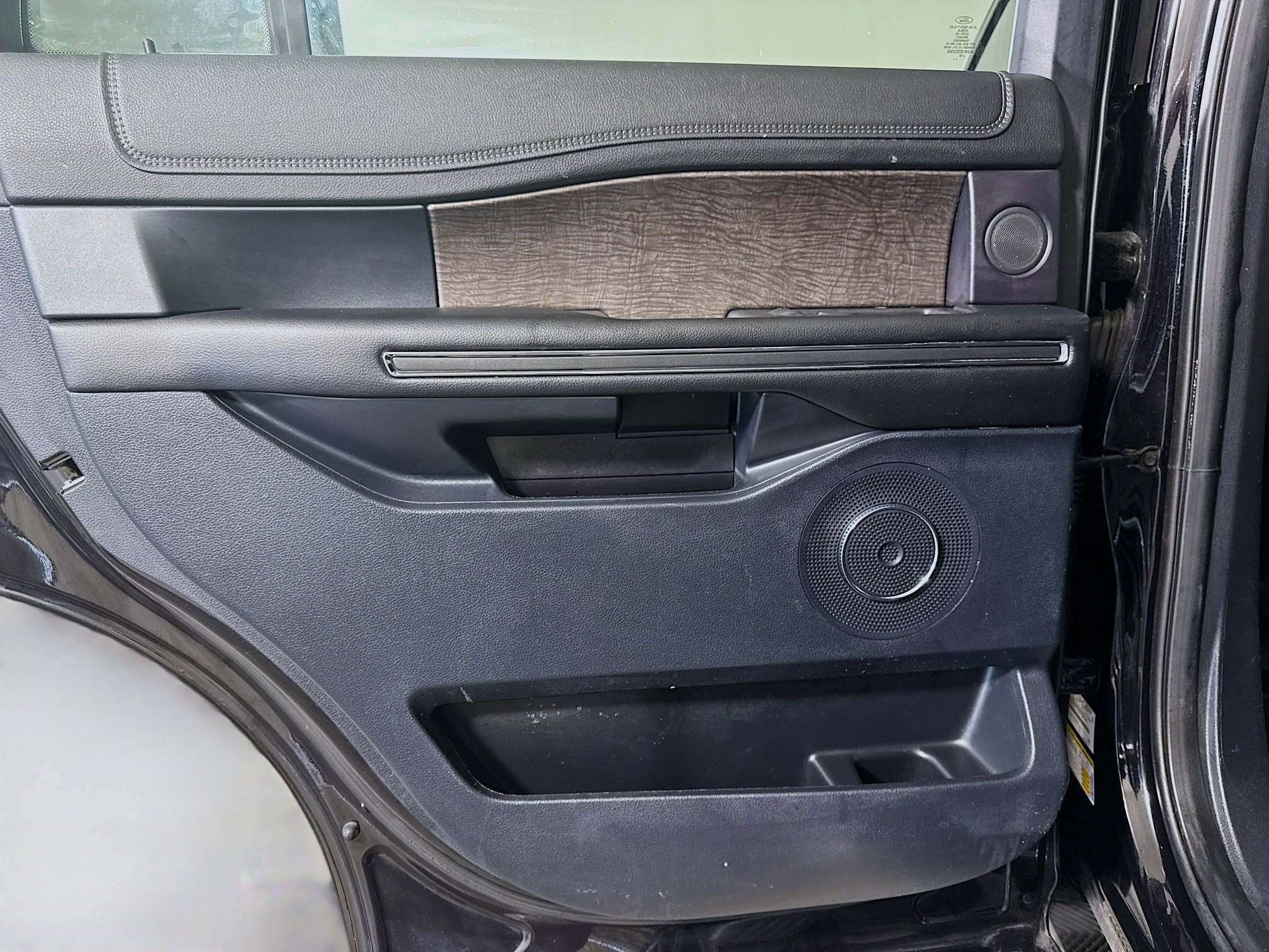 Used 2019 Ford Expedition Limited w/ Special Edition Package RWD image 26