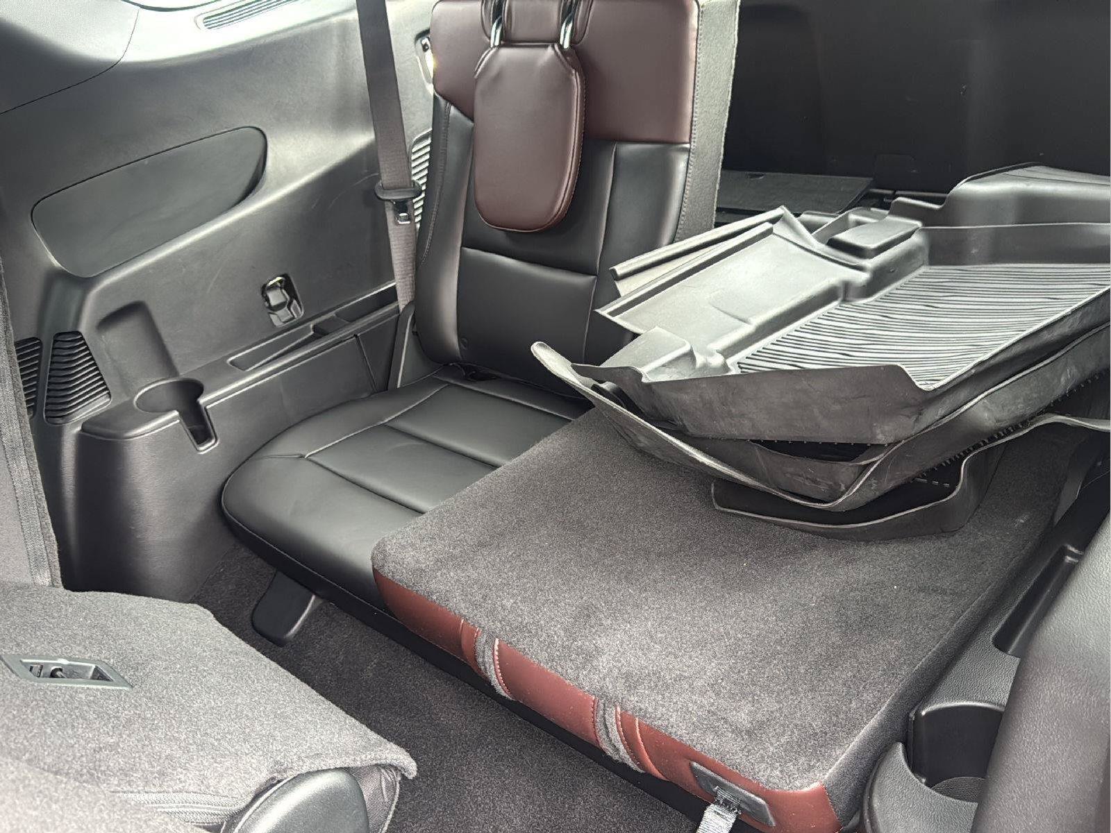 Used 2020 Ford Explorer Platinum w/ Premium Technology Package AWD/4WD image 26