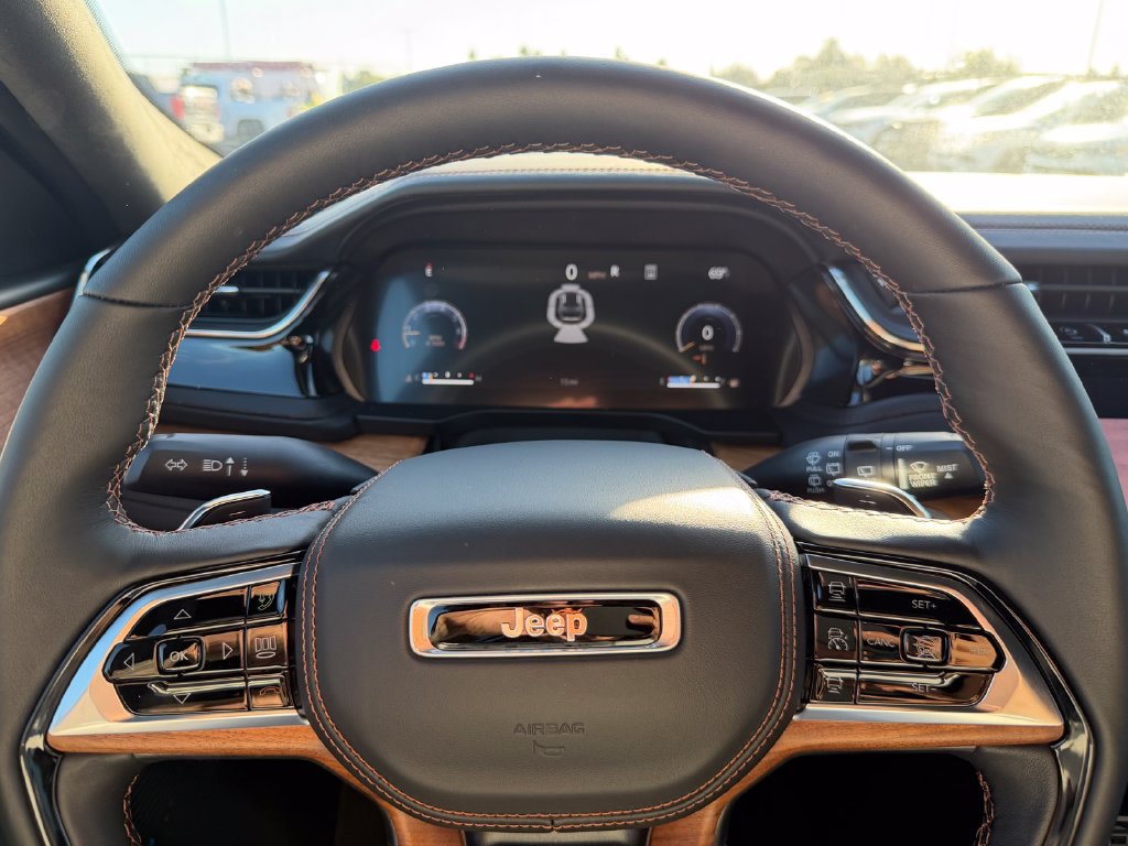 New 2025 Jeep Grand Cherokee Summit AWD/4WD image 22