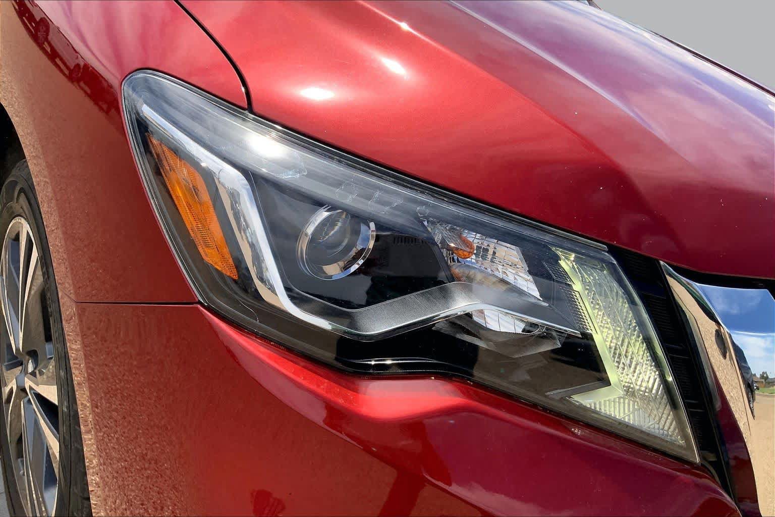 Used 2017 Nissan Pathfinder Platinum FWD image 36