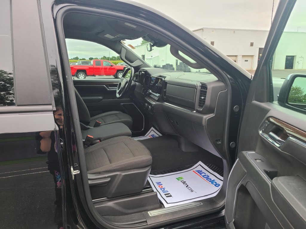 Used 2024 Chevrolet Silverado 1500 LT AWD/4WD image 11