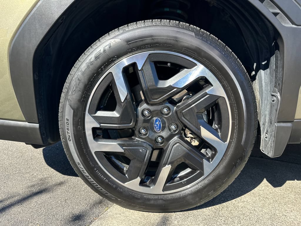Used 2025 Subaru Forester Limited AWD/4WD image 28