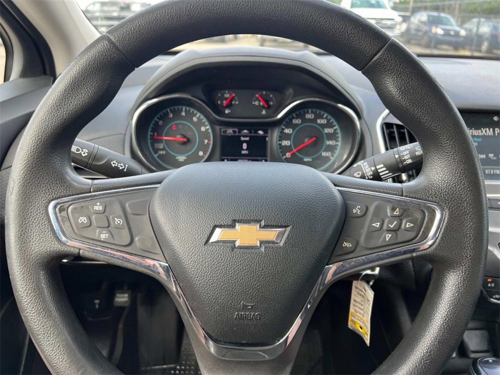 Used 2018 Chevrolet Cruze LT image 16