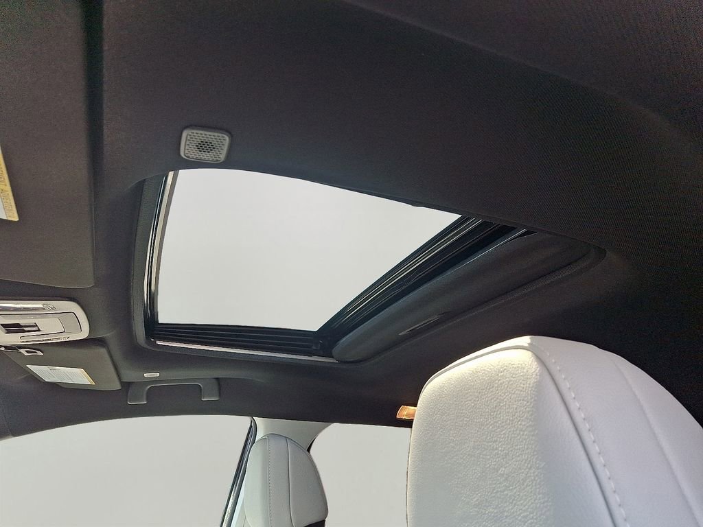 Used 2026 Toyota Sienna XSE image 7