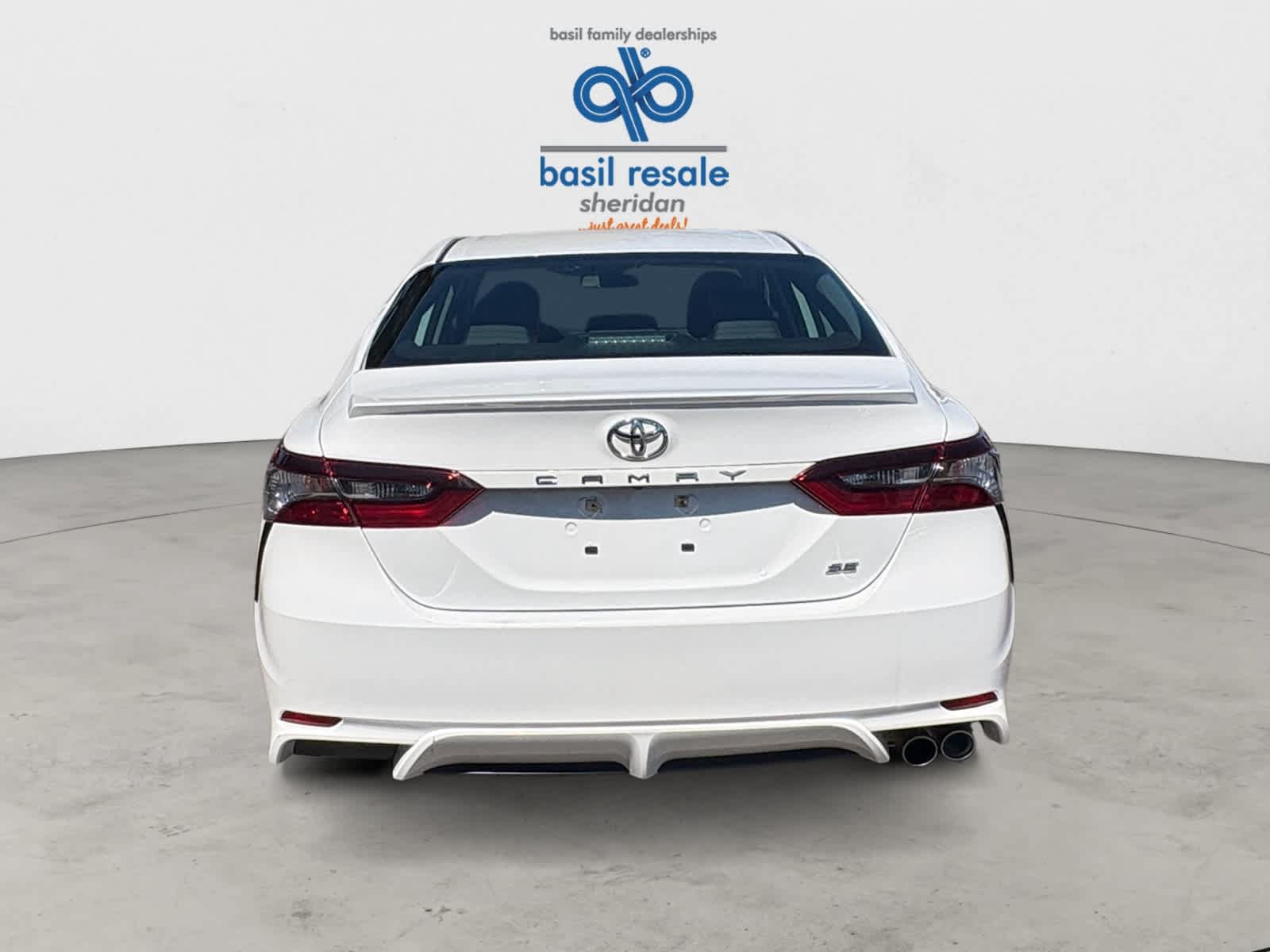 Used 2024 Toyota Camry SE FWD image 6
