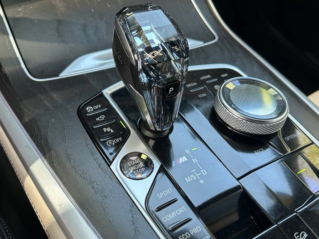 Used 2021 BMW X7 M50i AWD/4WD image 32