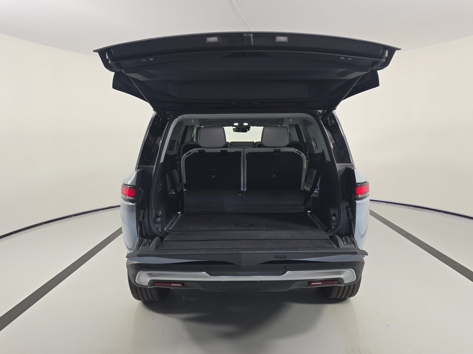 Used 2024 Rivian R1S Adventure Quad AWD/4WD image 15