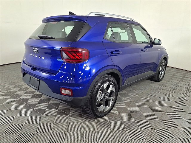 Used 2022 Hyundai Venue Limited image 10