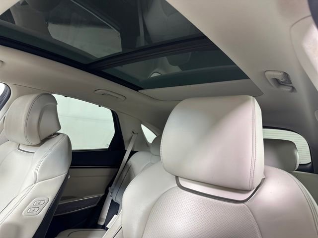 Used 2022 Genesis GV70 2.5T w/ Advanced Package image 12