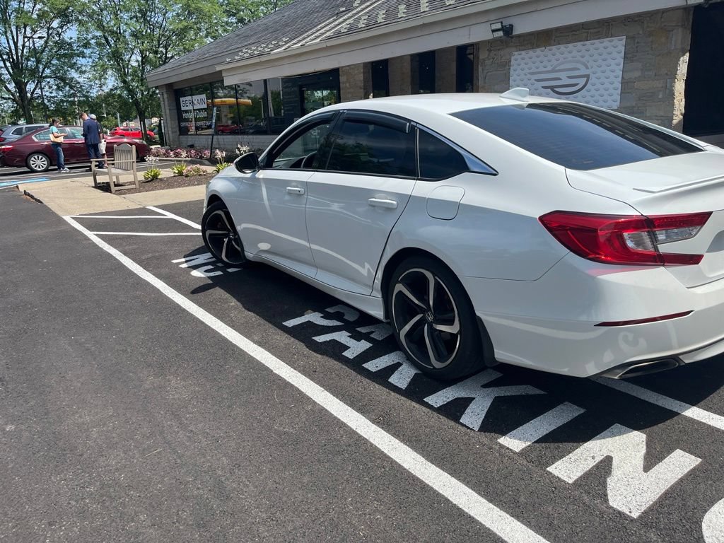 Used 2018 Honda Accord Sport image 8