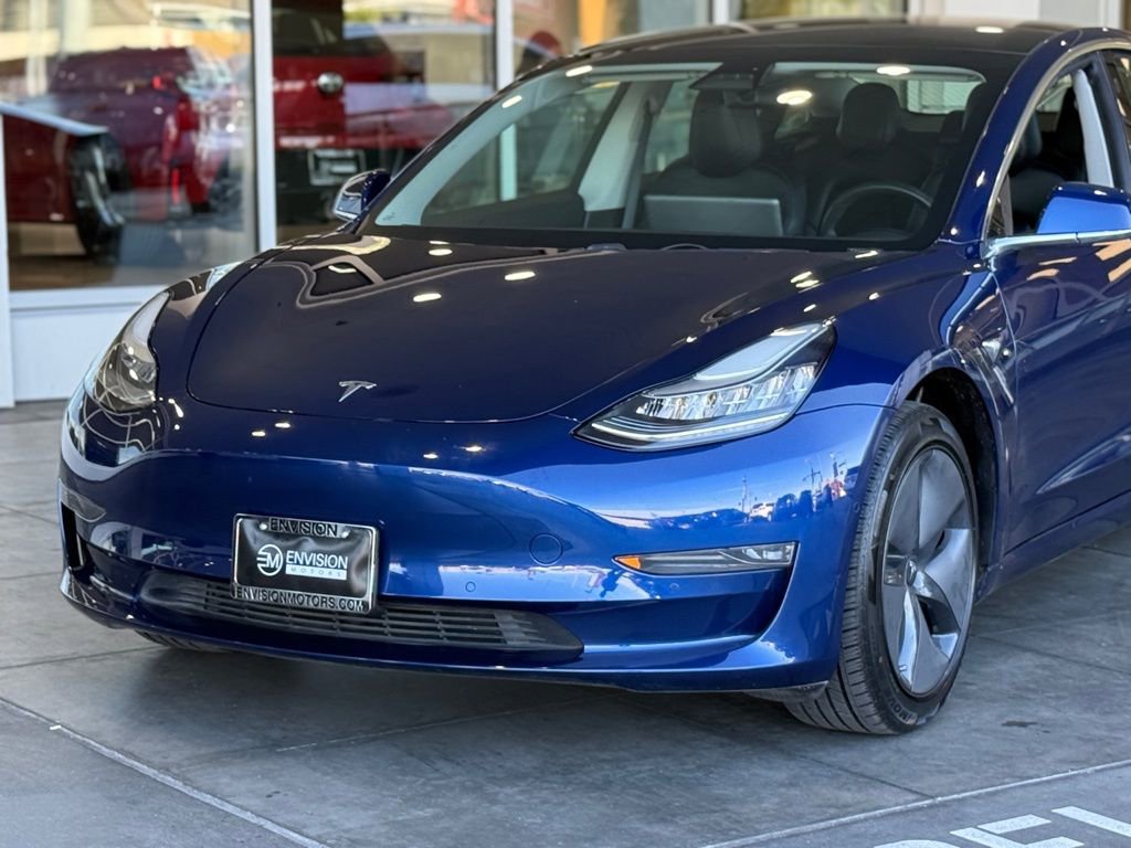 Used 2019 Tesla Model 3 Standard Range Plus image 3
