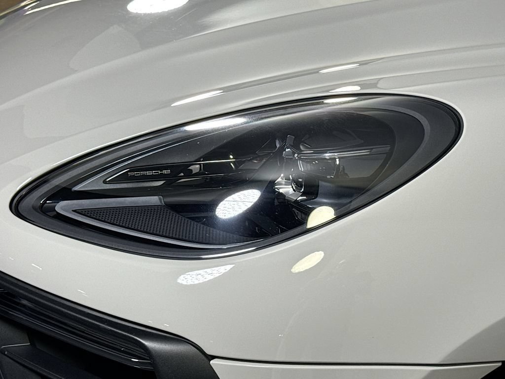 Certified 2024 Porsche Macan GTS AWD/4WD image 28