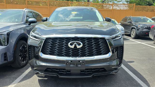 Used 2023 INFINITI QX60 Pure image 2