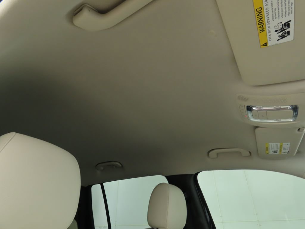 Used 2022 Mercedes-Benz GLB 250 image 16