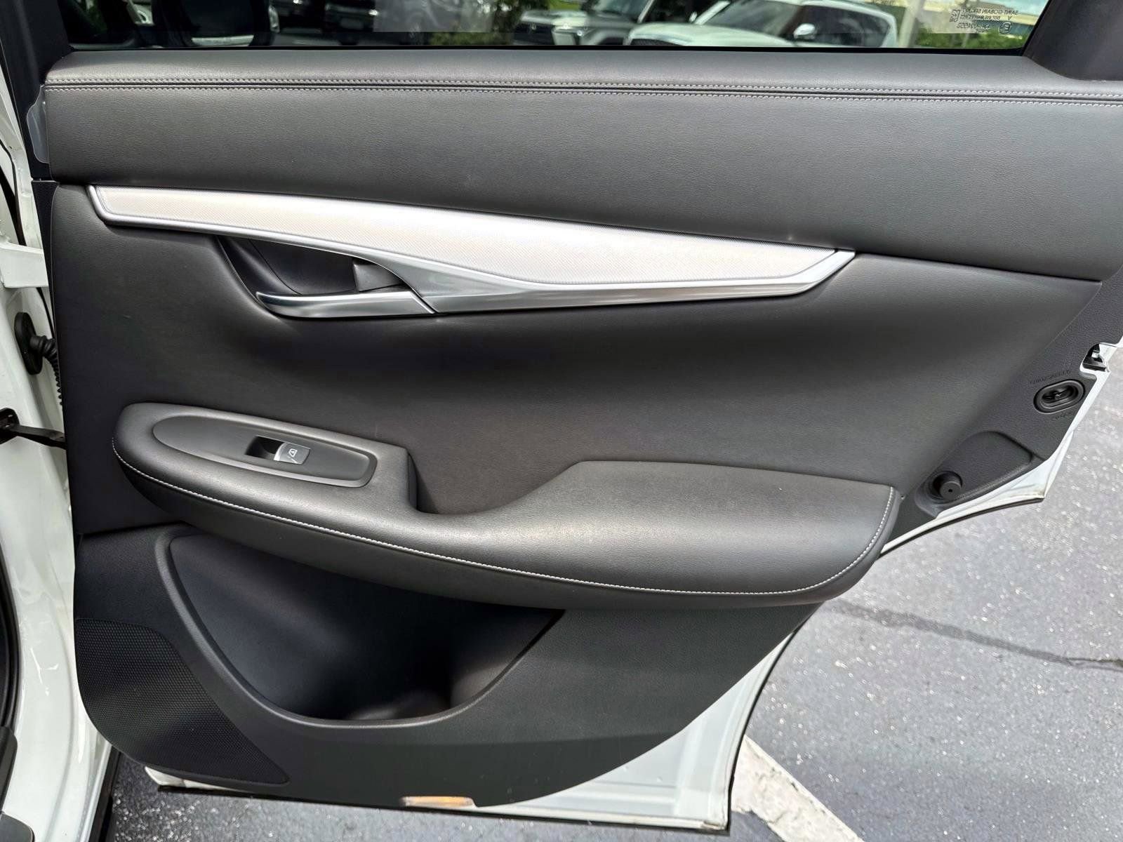 Used 2021 INFINITI QX50 Luxe w/ Accent Package image 16