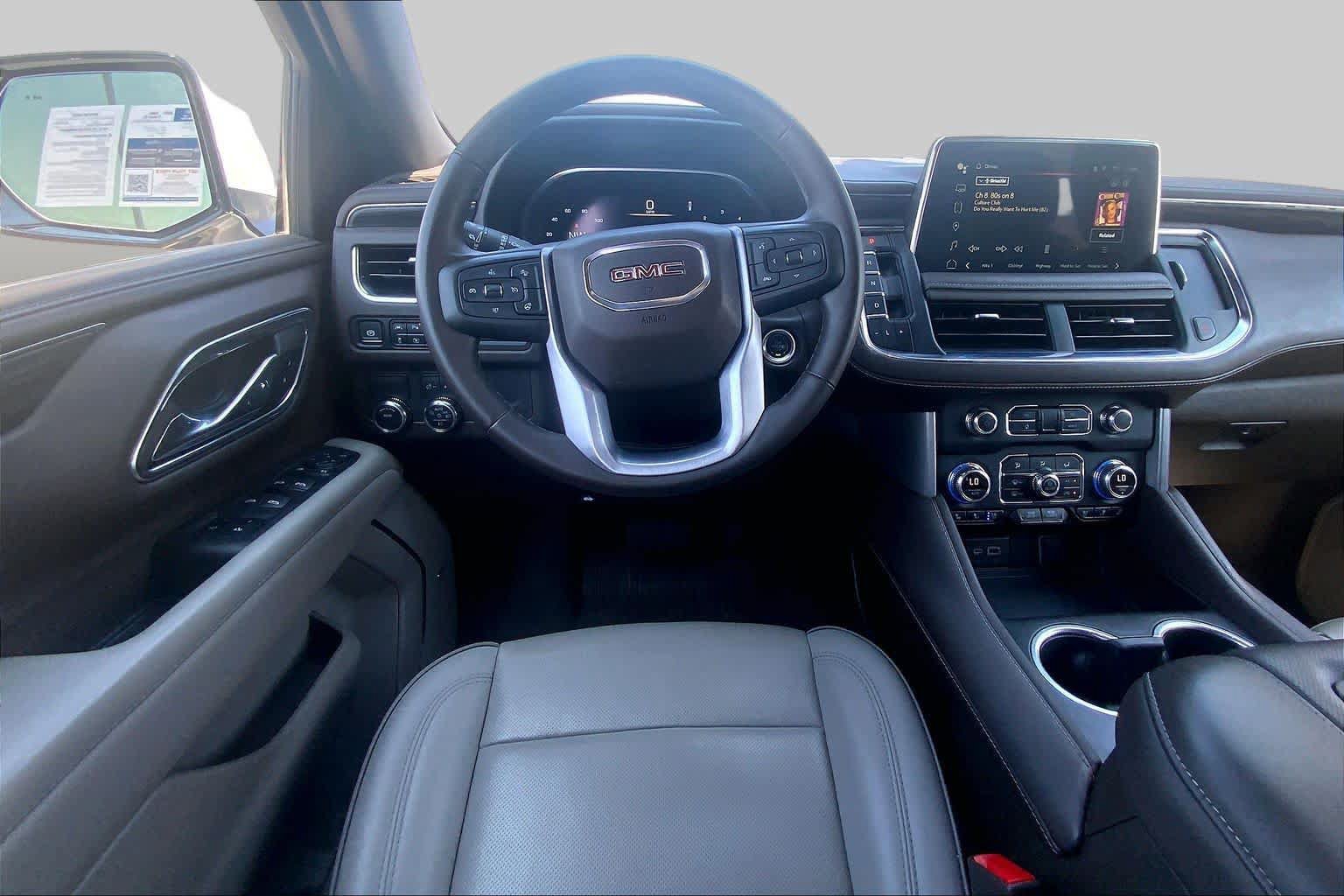 Used 2024 GMC Yukon XL SLT w/ SLT Luxury Package RWD image 6