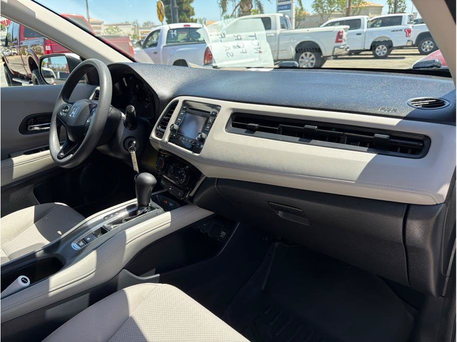 Used 2017 Honda HR-V LX image 13