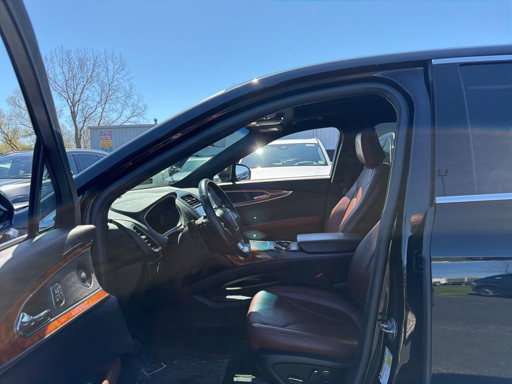 Used 2020 Lincoln Nautilus Reserve AWD/4WD image 2