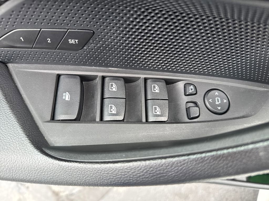 Used 2025 BMW 430i Convertible image 15