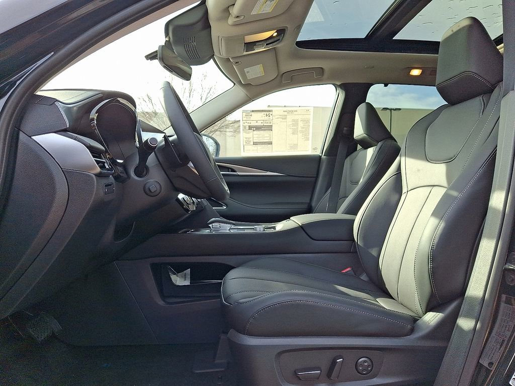 New 2026 INFINITI QX60 Luxe image 9