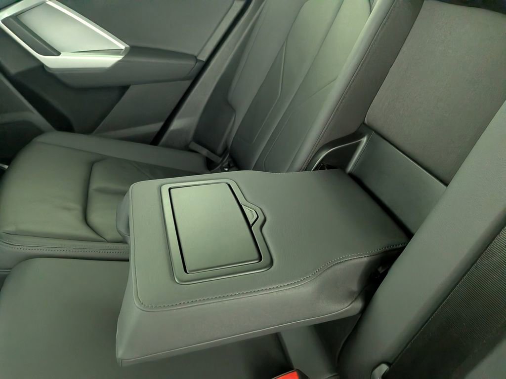 Used 2025 Audi Q3 2.0T Premium image 34