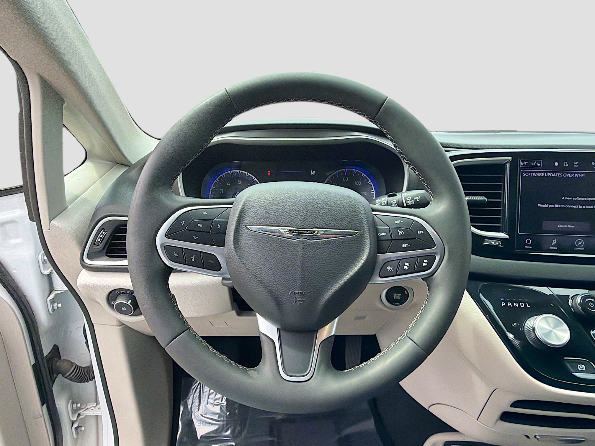 Used 2024 Chrysler Pacifica Touring-L image 36