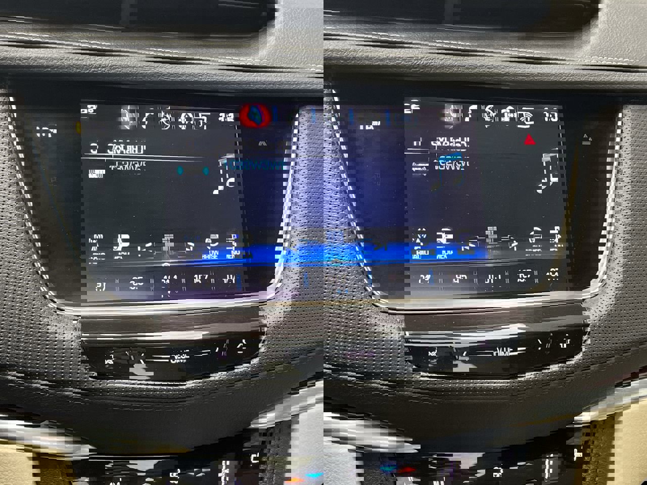 Used 2017 Cadillac XT5 Luxury w/ Driver Awareness Package image 18