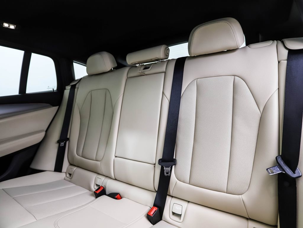 Certified 2025 BMW X4 xDrive30i image 23