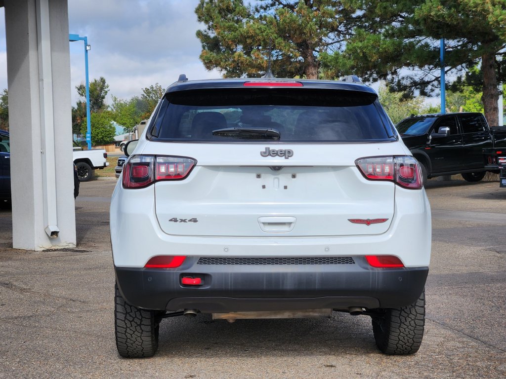 Used 2025 Jeep Compass Trailhawk AWD/4WD image 12