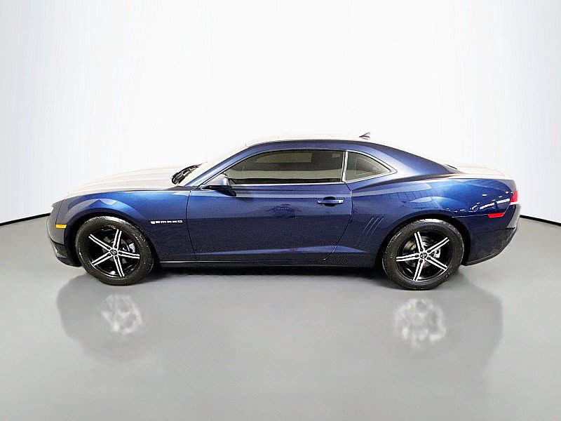 Used 2015 Chevrolet Camaro LT RWD image 4
