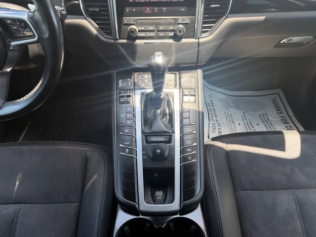 Used 2018 Porsche Macan AWD/4WD image 16