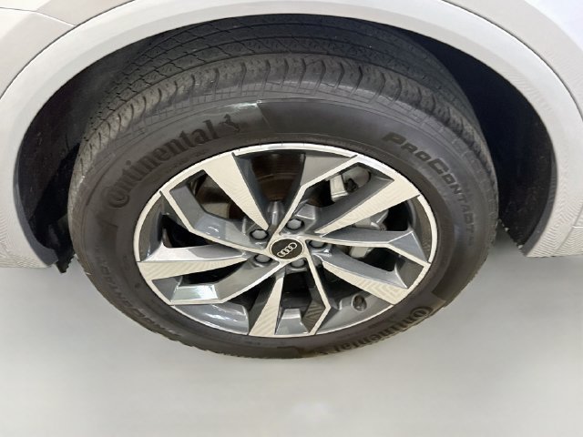 Used 2022 Audi Q5 2.0T Premium w/ Convenience Package AWD/4WD image 31