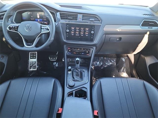 Certified 2024 Volkswagen Tiguan SE R-Line image 18