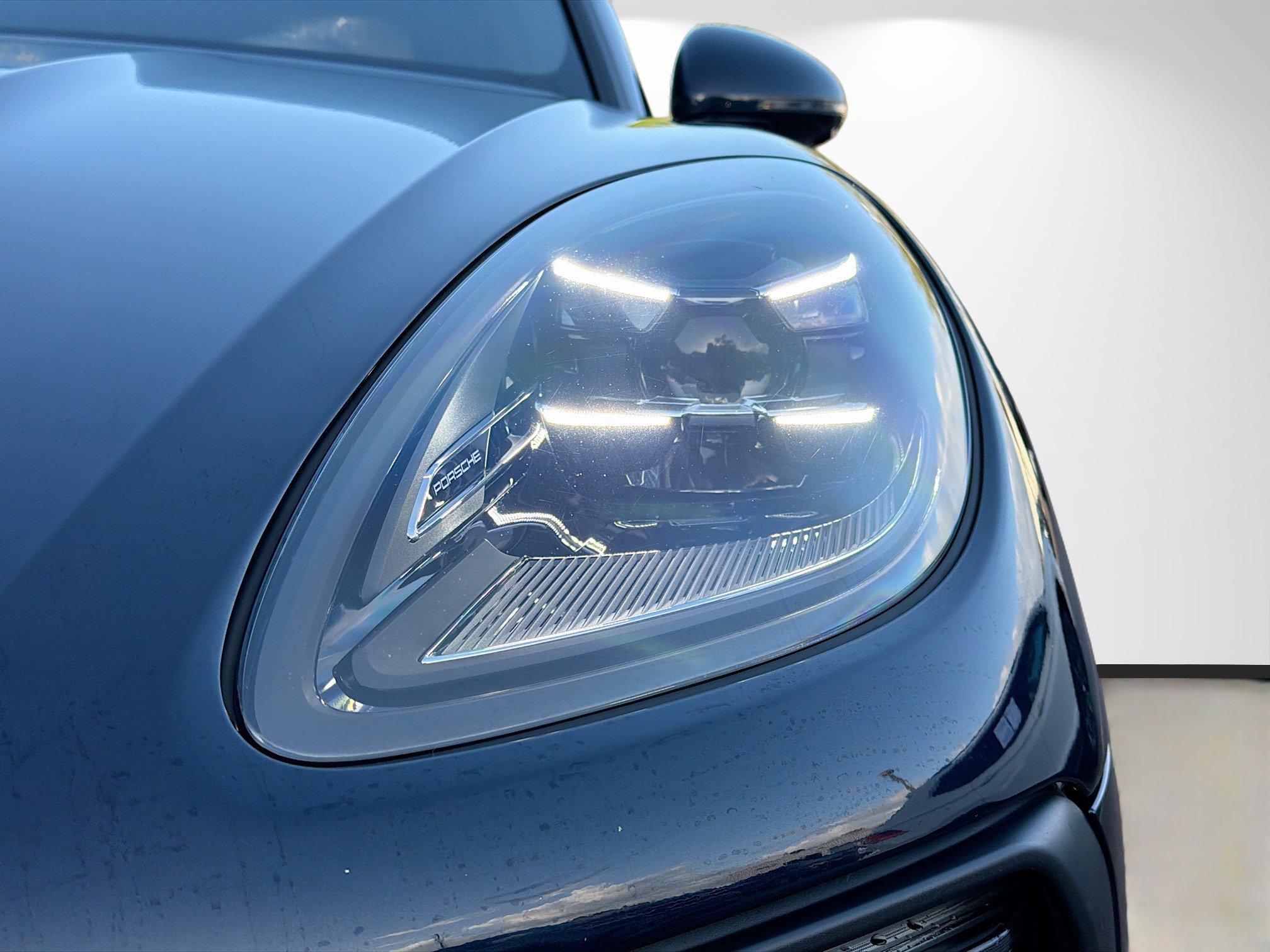 Used 2022 Porsche Macan image 9