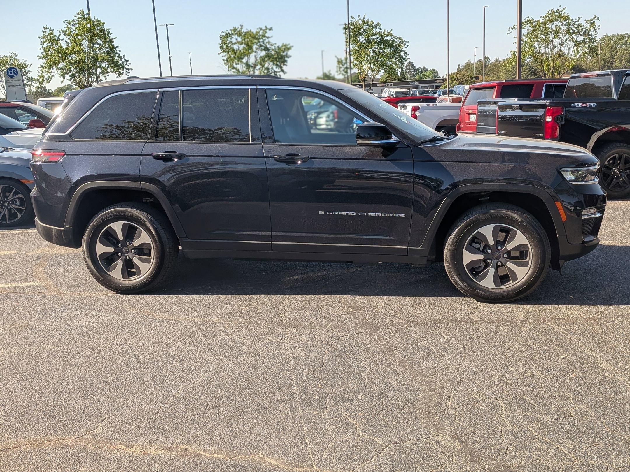 Used 2023 Jeep Grand Cherokee 4WD 4xe image 10