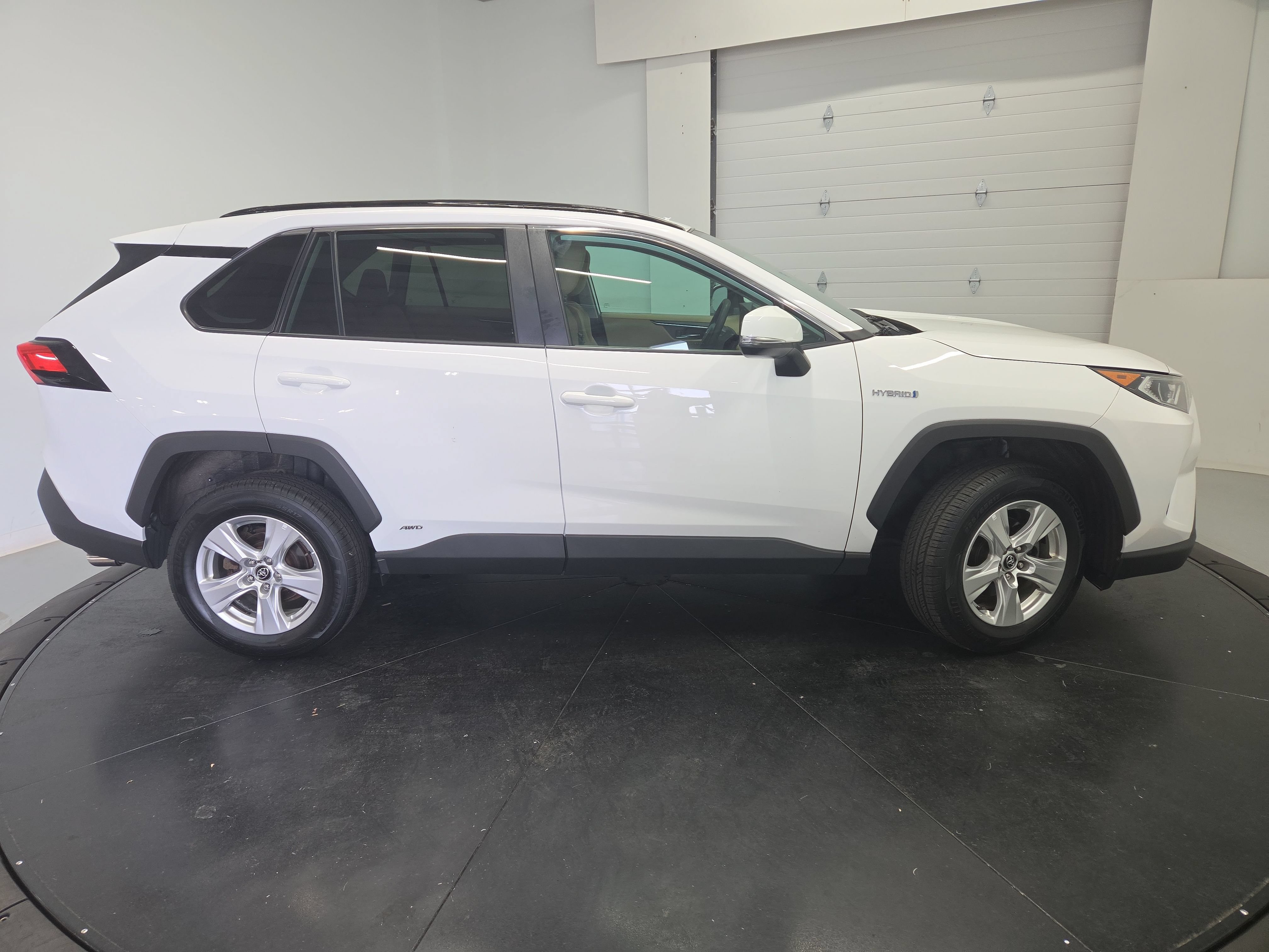 Used 2021 Toyota RAV4 XLE AWD/4WD image 11